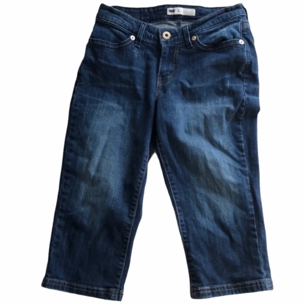 Signature by Levi Strauss cropped jeans